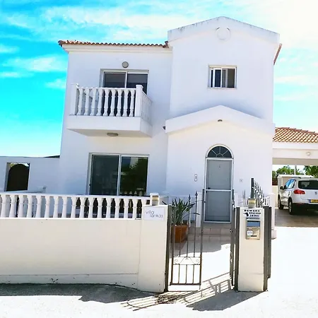 فيلة Lankas With Heated Pool *