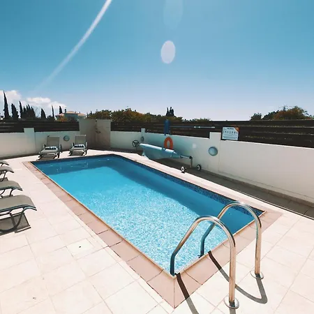 וילה Lankas With Heated Pool