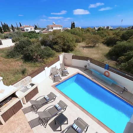 Lankas With Heated Pool וילה איה נאפה