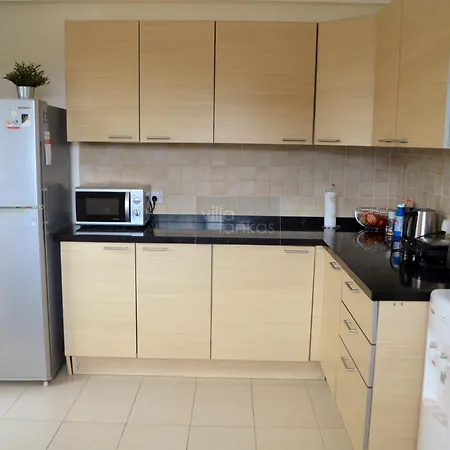 וילה Lankas With Heated Pool *